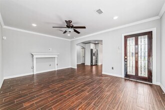 5012 Irvington Blvd in Houston, TX - Building Photo - Building Photo