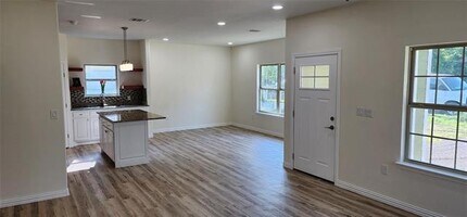 1217 W 11th Ave in Corsicana, TX - Building Photo - Building Photo