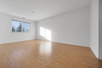 881 N Swift Rd in Addison, IL - Building Photo - Building Photo