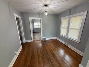 2558 Tiffin St in Flint, MI - Foto de edificio - Building Photo