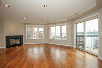 602 Rutledge Ct in Edgewater, NJ - Building Photo - Building Photo