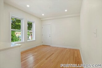 137 Thornton St in Boston, MA - Building Photo - Building Photo