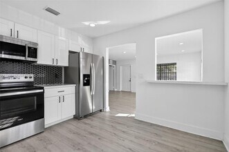 708 SW 10th St in Dania Beach, FL - Building Photo - Building Photo