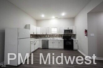 925 N Sheffield Ave in Indianapolis, IN - Building Photo - Building Photo