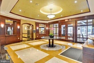 888 N Quincy St, Unit 1805 in Arlington, VA - Building Photo - Building Photo