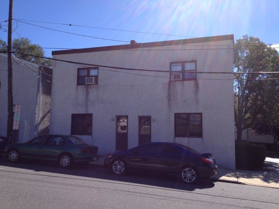 740-742 Maryland Ave in Prospect Park, PA - Building Photo