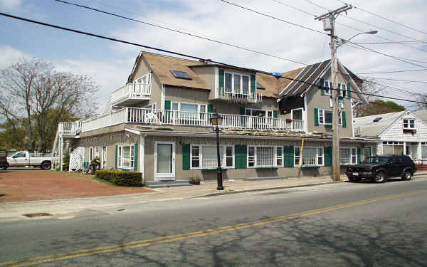 Rocky Shell Apartments in Bourne, MA - Building Photo