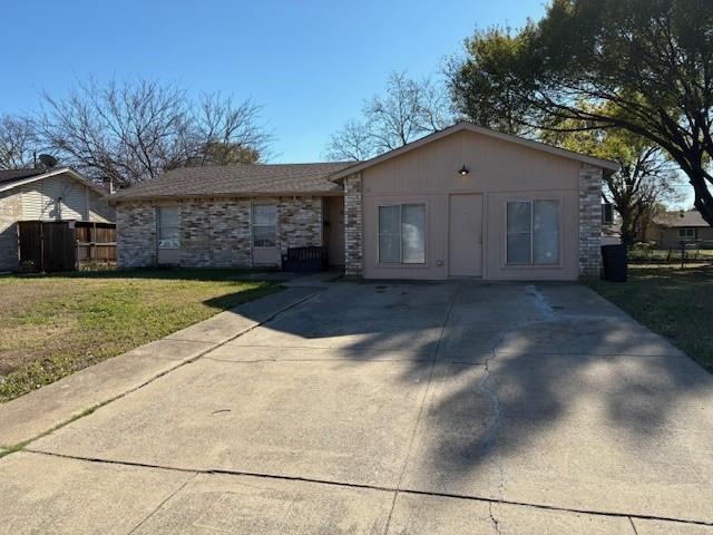 property at 916 Tulip Trail