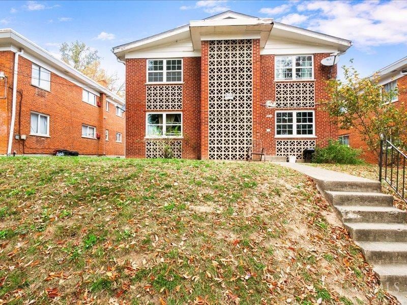 1638 Crest Hill Ave in Cincinnati, OH - Building Photo