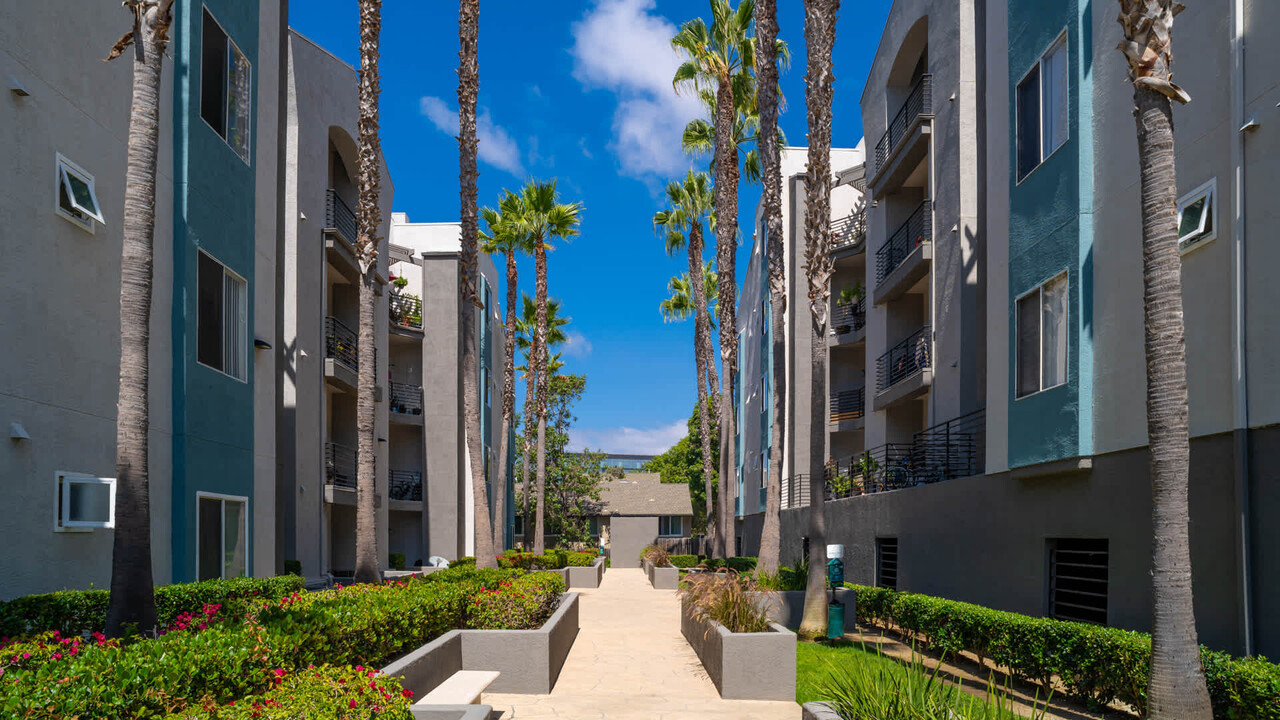 Del Mar Ridge in San Diego, CA - Foto de edificio