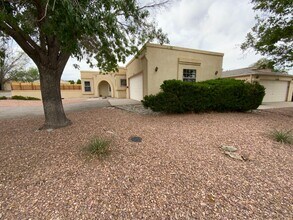 1941 Lee Loop NE in Rio Rancho, NM - Building Photo - Building Photo