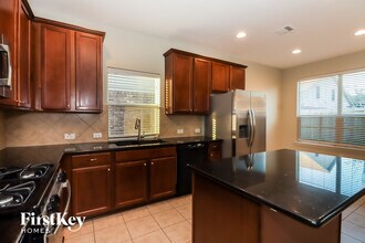 1315 Lucas St in Pearland, TX - Building Photo - Building Photo