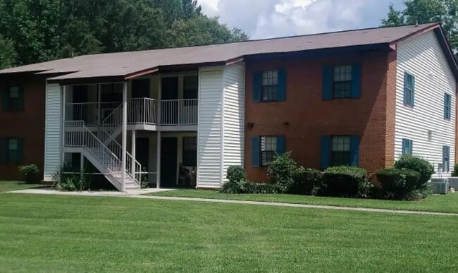 945 Cogswell Ave in Pell City, AL - Building Photo - Building Photo