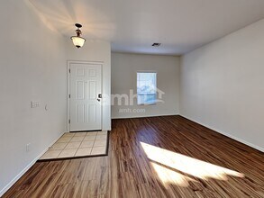 17285 W Tara Ln in Surprise, AZ - Building Photo - Building Photo