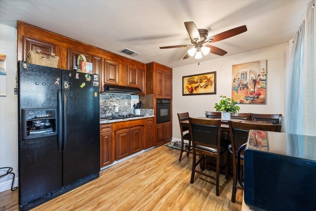 2326 Ramon Dr