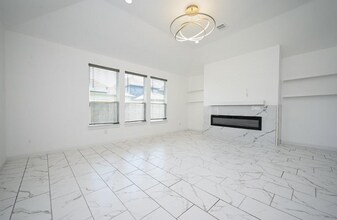 15106 Timberson Rdg Ln in Houston, TX - Foto de edificio - Building Photo