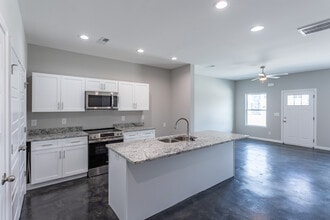 Caney Commons in Gordonsville, TN - Foto de edificio - Interior Photo