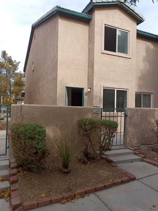 5609 Calais Ct in Las Vegas, NV - Building Photo