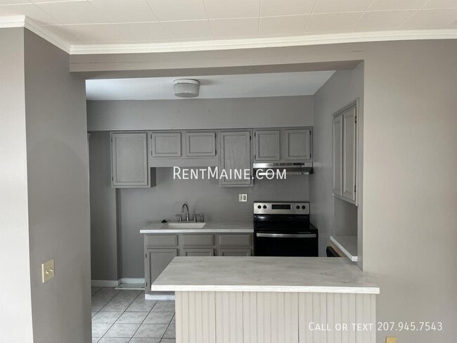 348 State St in Bangor, ME - Building Photo - Building Photo