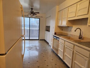 9242 Gross Point Rd in Skokie, IL - Building Photo - Building Photo