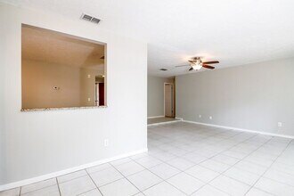 3222 Las Brisas Dr in Riverview, FL - Building Photo - Building Photo