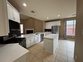 24423 Hampton Lakes Dr in Katy, TX - Building Photo - Building Photo