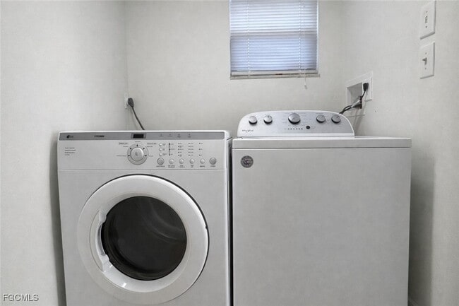 property at 4265 Desoto Ave