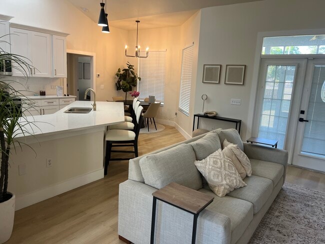 37015 Waldo Dr in Dade City, FL - Foto de edificio - Building Photo