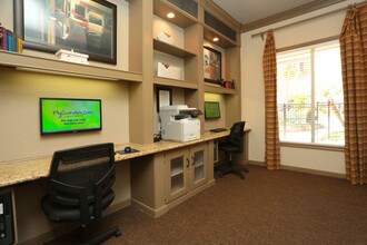 Camden Sugar Grove in Stafford, TX - Building Photo - Interior Photo