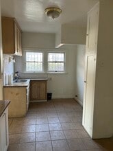 1425 W 48th St, Unit 1425 in Los Angeles, CA - Foto de edificio - Building Photo