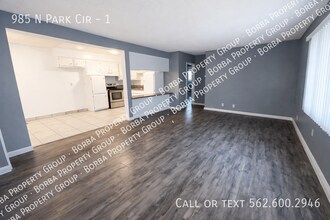 985 N Pk Cir in Long Beach, CA - Building Photo - Building Photo