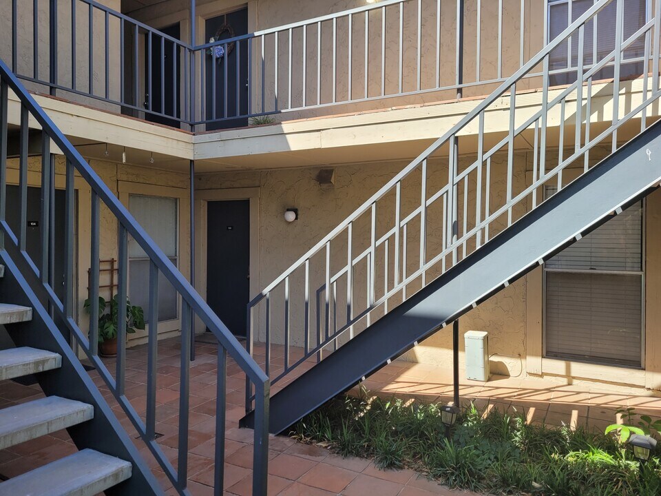 4432 Buena Vista St in Dallas, TX - Building Photo