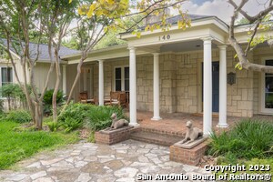 140 E Fair Oaks Pl in Alamo Heights, TX - Building Photo - Building Photo