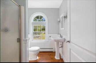 67 Lawrence Ct in Tiverton, RI - Building Photo - Building Photo