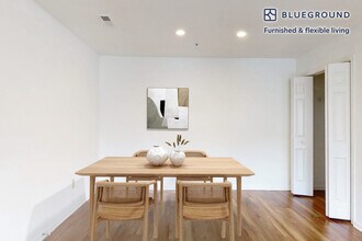 10608 Kitty Pozer Dr in Fairfax, VA - Building Photo - Building Photo