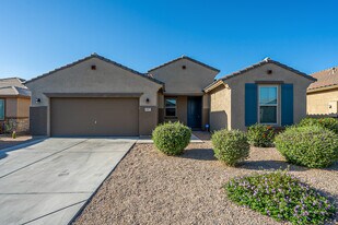15877 W Mauna Loa Ln in Surprise, AZ - Building Photo