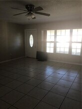 2519 Ivanhoe St in Port Charlotte, FL - Foto de edificio - Building Photo