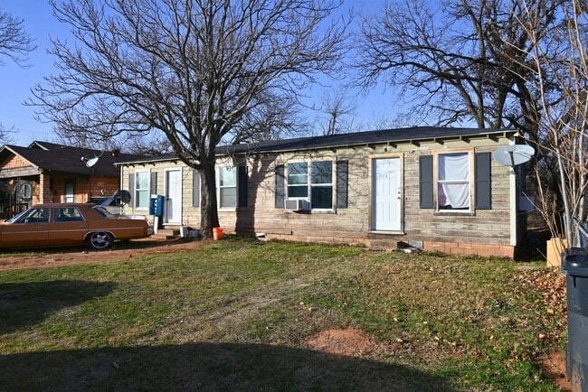 property at 902 Flood St