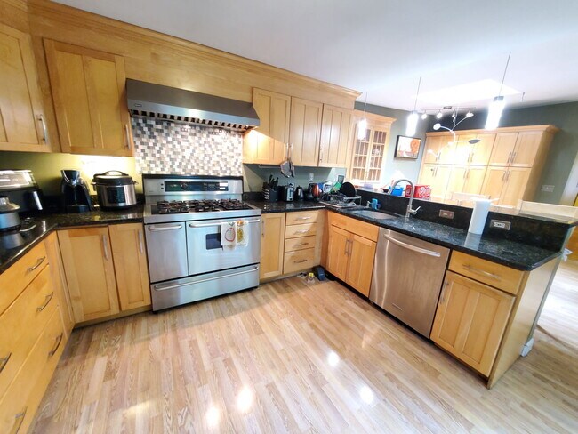 15 White Pl in Brookline, MA - Building Photo - Building Photo