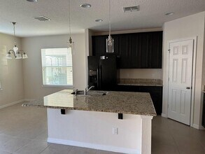 2716 Monticello Way in Kissimmee, FL - Foto de edificio - Building Photo