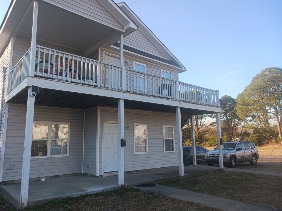 305 Speed St in Elizabeth City, NC - Building Photo