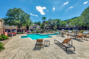6804 N Capital of Texas Hwy, Unit 614 in Austin, TX - Building Photo