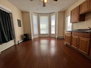 105 Ashland St in Manchester, NH - Building Photo - Building Photo