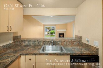 12601 SE 41st Pl in Bellevue, WA - Building Photo - Building Photo