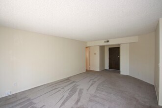 420 S Madison Ave, Unit 217 in Pasadena, CA - Building Photo - Building Photo