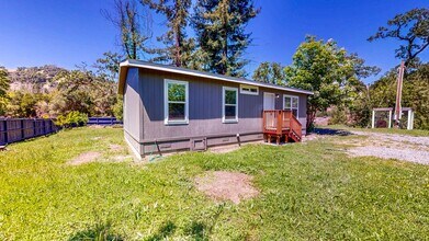 5326 Briggs Ranch Rd in Calistoga, CA - Building Photo - Building Photo