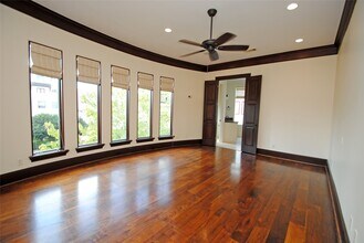 302 Calle Sevilla Pl in Houston, TX - Building Photo - Building Photo