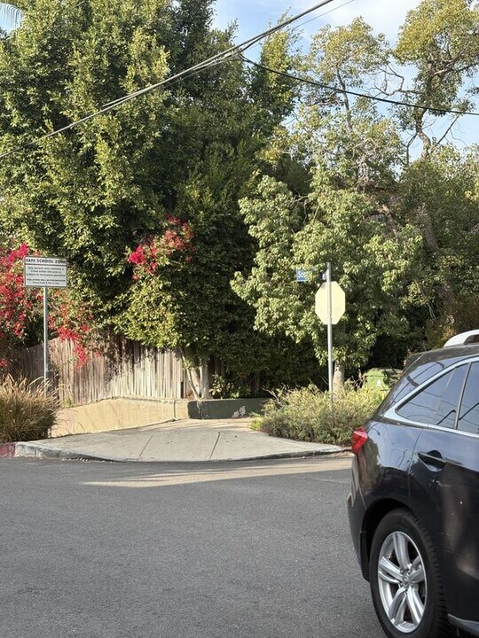 1453 Mohawk St in Los Angeles, CA - Building Photo
