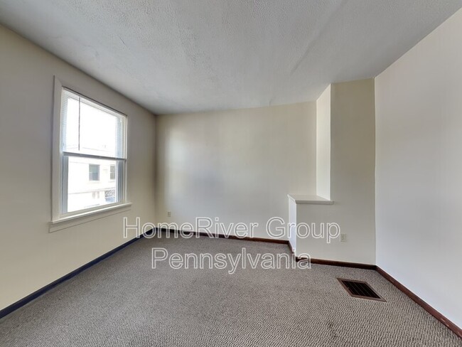 707 Idlewood Ave in Carnegie, PA - Building Photo - Building Photo