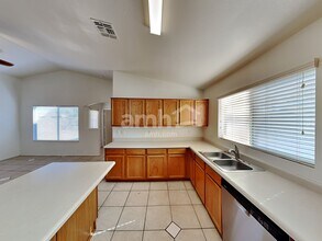 461 N Tower Ave in Chandler, AZ - Foto de edificio - Building Photo